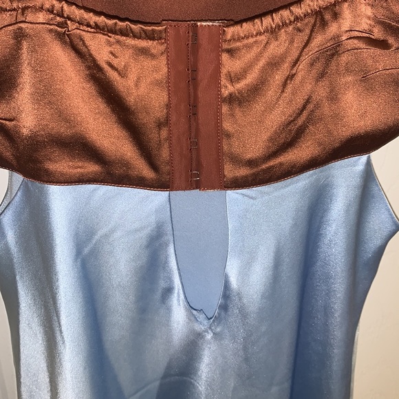 Two tone dress - Picture 10 of 13